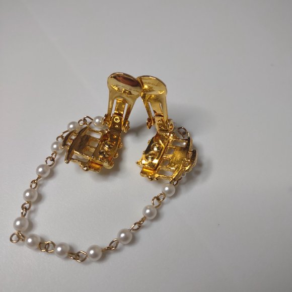 Faux Pearl Trolley Car Cardigan Sweater Clip - Picture 9 of 14